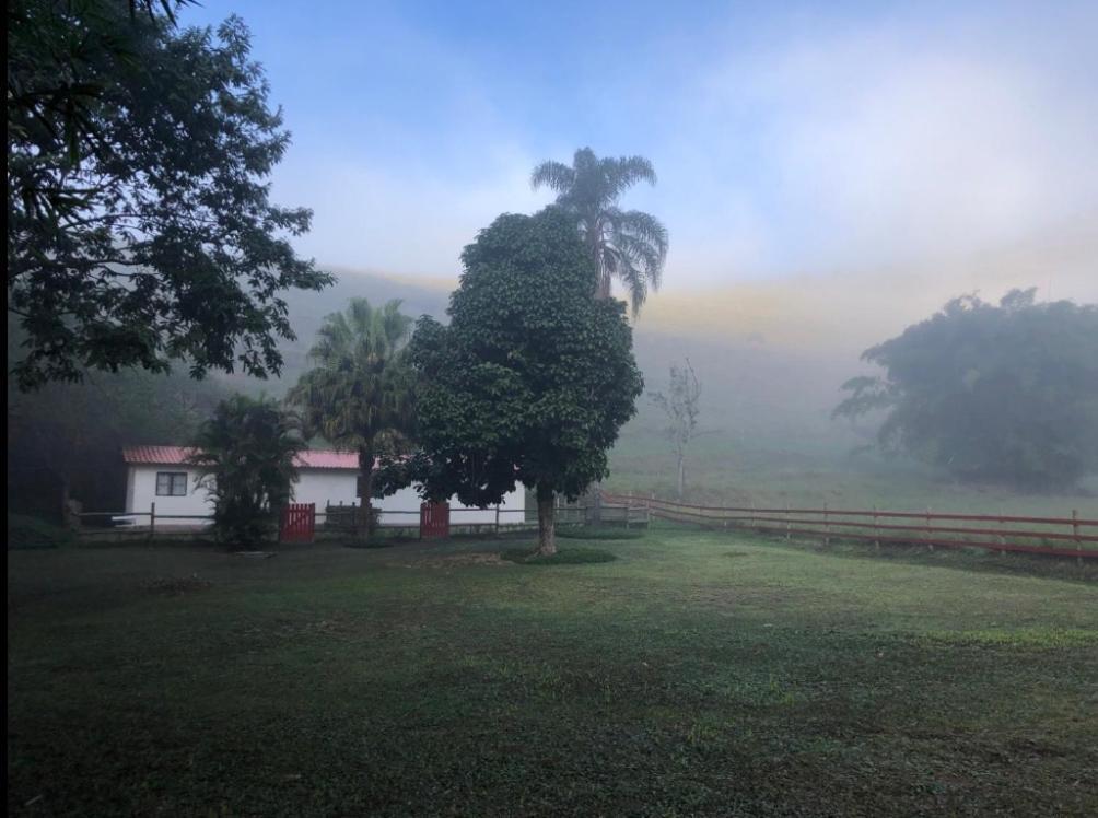 Vivenda Dos Guaranys -Um Projeto Ecologico - Casa Villa Conservatória Eksteriør bilde